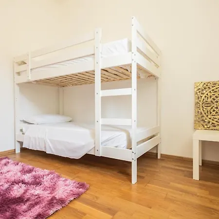 Angelic House Palace, Feriehus