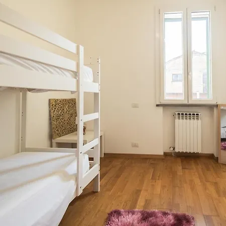 Angelic House Palace, * 拉文纳